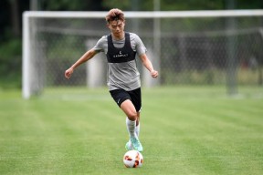 开云体育APP注册登录-包含欧冠赛前走向成谜，成都蓉城复出首秀，信心回归，心理建设被强调的词条