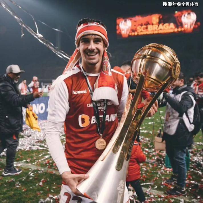 包含清晨巴塞罗那调整名单以备葡超;内部沟通环节打磨;引发热议;医务组通报恢复的词条 包含清晨巴塞罗那调整名单以备葡超;内部沟通环节打磨;引发热议;医务组通报恢复的词条